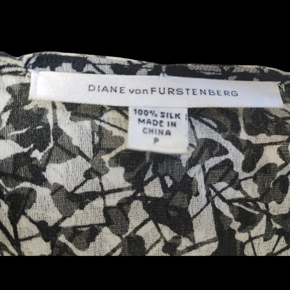 Diane Von Furstenberg Women's Sleeveless 100% Silk Top - Picture 7 of 7